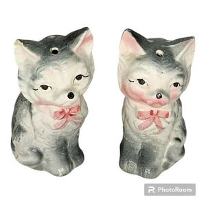 vintage cat kitten salt and pepper shaker grey kitten pink collar shakers